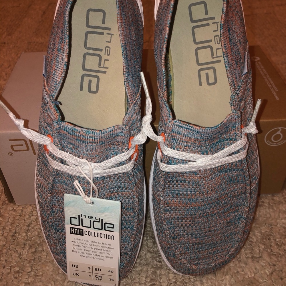 Hey Dude Azur Coral | Wendy Halo | Women’s 7, 8, 9 - Picture 2 of 6